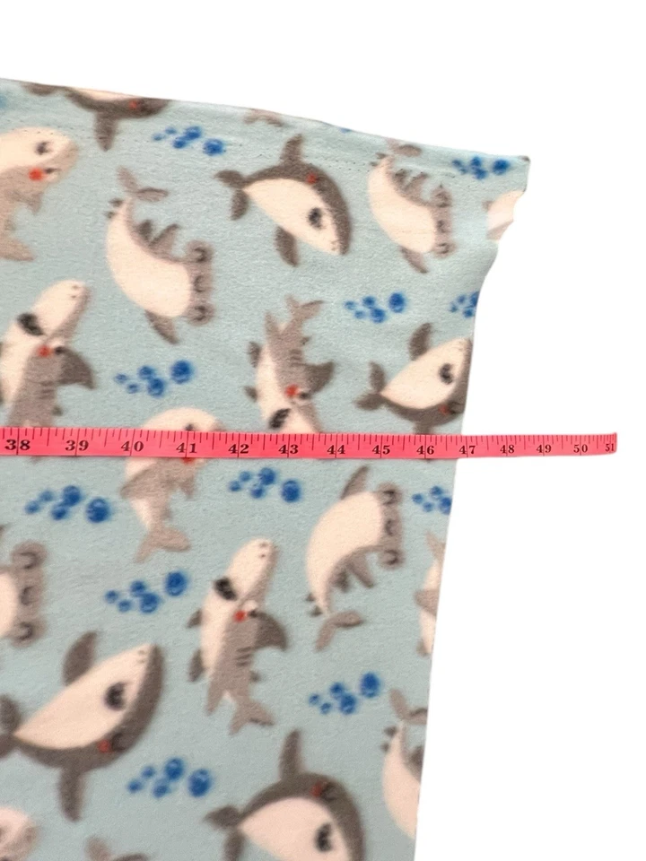 2 Piezas Tela Vellón Costura ¡Nuevo Bebé Tiburones! Azul Gris Acogedor Suave 2,5+ Yardas Foto 4 de 4