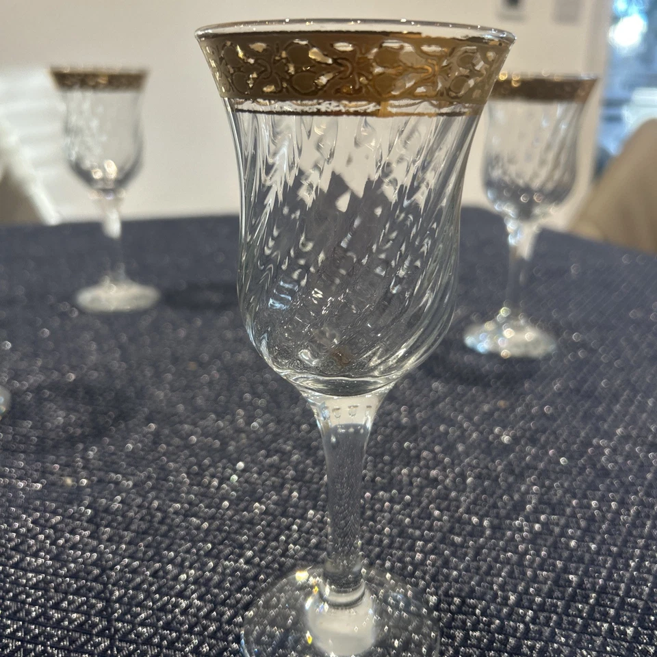 Murano Gold Edge Wine Glasses Set of 6 - Image 3 of 4