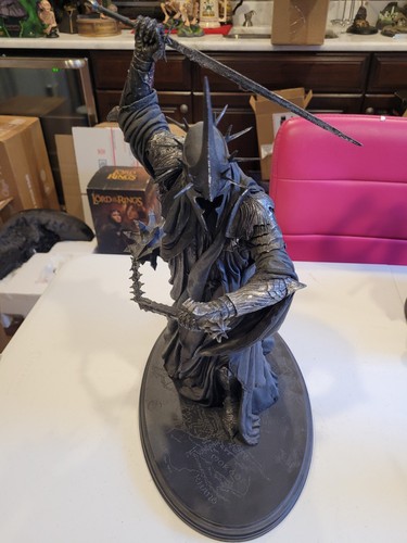 The Black Gate of Mordor Statue Lord of the Rings LOTR WETA
