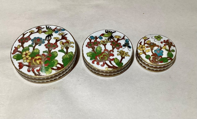 VTG MINIATURE CHINESE CLOISONNÉ PILL BOXES TRINKETS/JEWELRY/PILLS/COLLECTIBLES