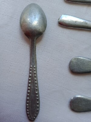 Ancienne Ménagère De Dinette Pour Poupée – Couverts En Aluminium (Fourchette, Couteau)