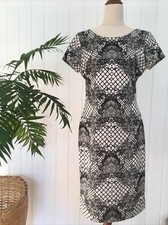 Simona size 12 / M  Lace Print Sheath Dress round neck short sleeve Mob wife aes