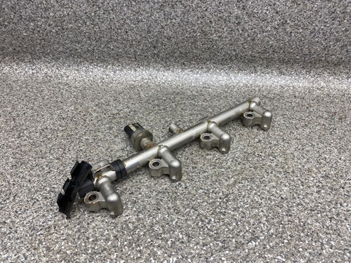 Einspritzleiste A2710705495 Leiste Rail 75Tkm Mercedes W204 C180 11.1983.132