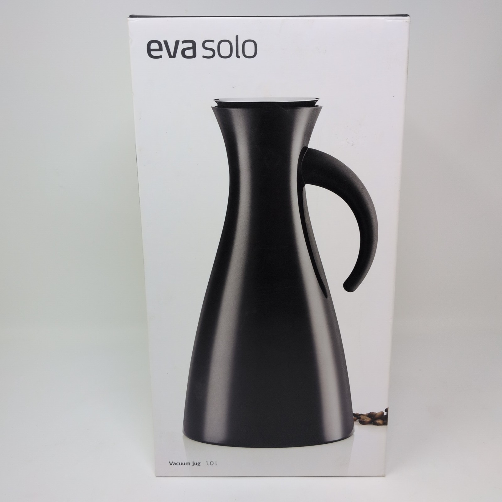 Eva Solo 1-litre Vacuum Jug with 100% Drip-free Pouring Lip Black