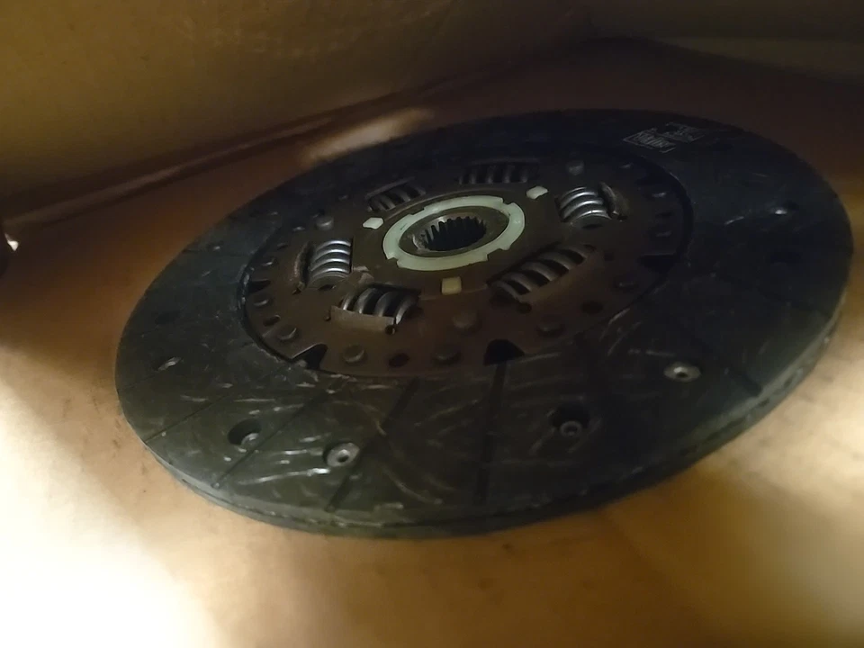 CLUTCH  KIT INTERNATIONAL COMPLETE CLUTCH KITS NO. 07-095 K - Image 4 of 4