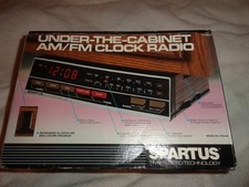 VINTAGE SPARTUS UNDER THE CABINET AM/FM CLOCK...