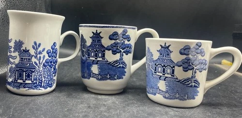 Johnson Bros Mugs Blue Willow England 3 Sizes Tea, Coffee, Hot Chocolate EUC