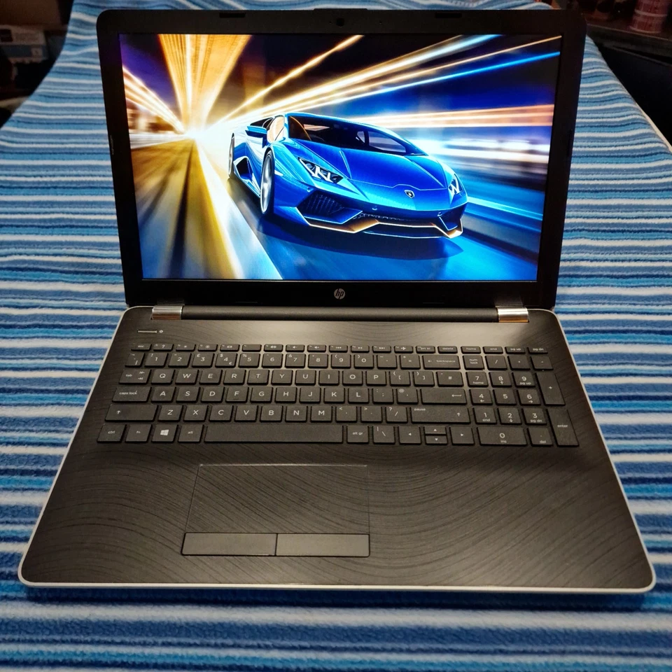 HP 15-bs080na,  i7 , 15.6 ", Windows 11, 256Gb M2 SSD + 1Tb HDD,  12Gb DDR4 RAM - Image 3 of 4