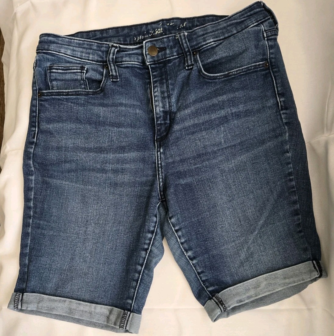 Universal Thread Women's Bermuda Denim Shorts Blue Regular Fit Size 12