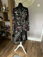 New Look. Pretty Black Flower Long Sleeve Dress. Fit & Flare Design. Size 10