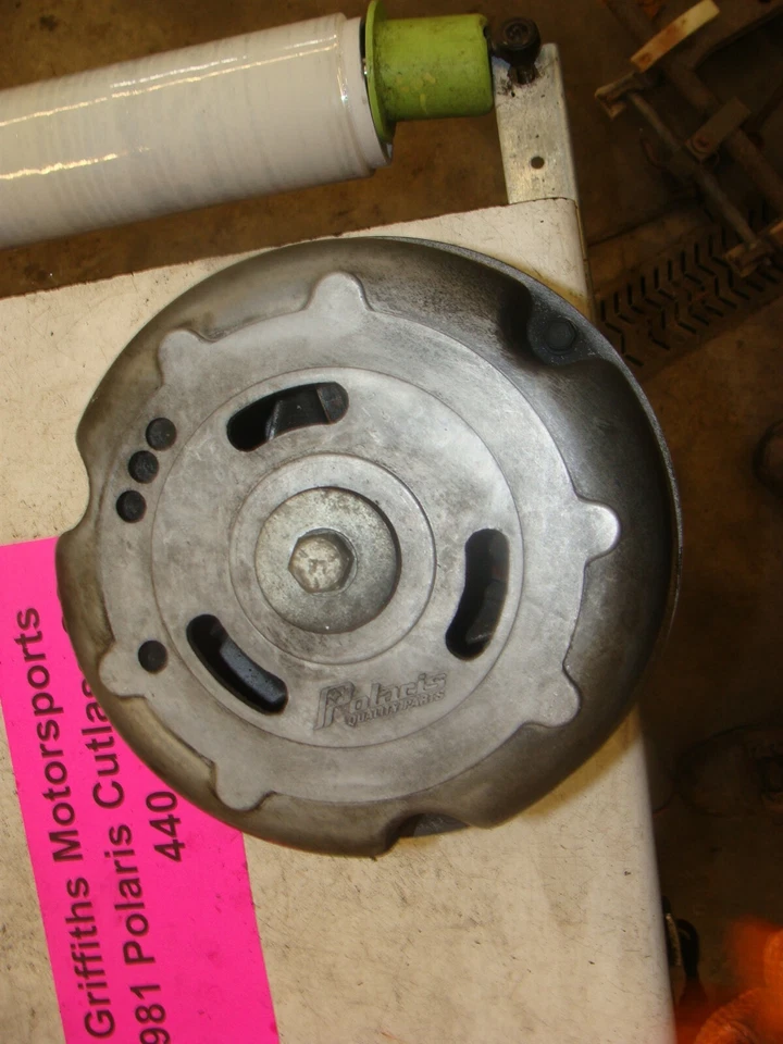 Polaris Cutlass SS 440 340 1981 1982 OEM EMBRAGUE PRIMARIO CVT transmisión con perno poco kilometraje Foto 2 de 4