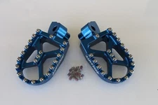 AIRTIME CNC BILLET WIDE FAT FOOT PEGS YAMAHA YZ85 YZ125 YZ250 YZ250F YZ450F BLUE
