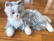 Hasbro’s Joy For All Electronic companion cat B7594