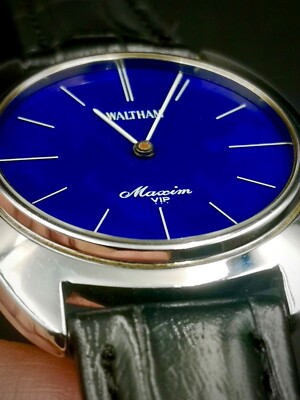 Vintage And Rare WALTHAM Maxim VIP Hand-Winding Unisex watch. 17