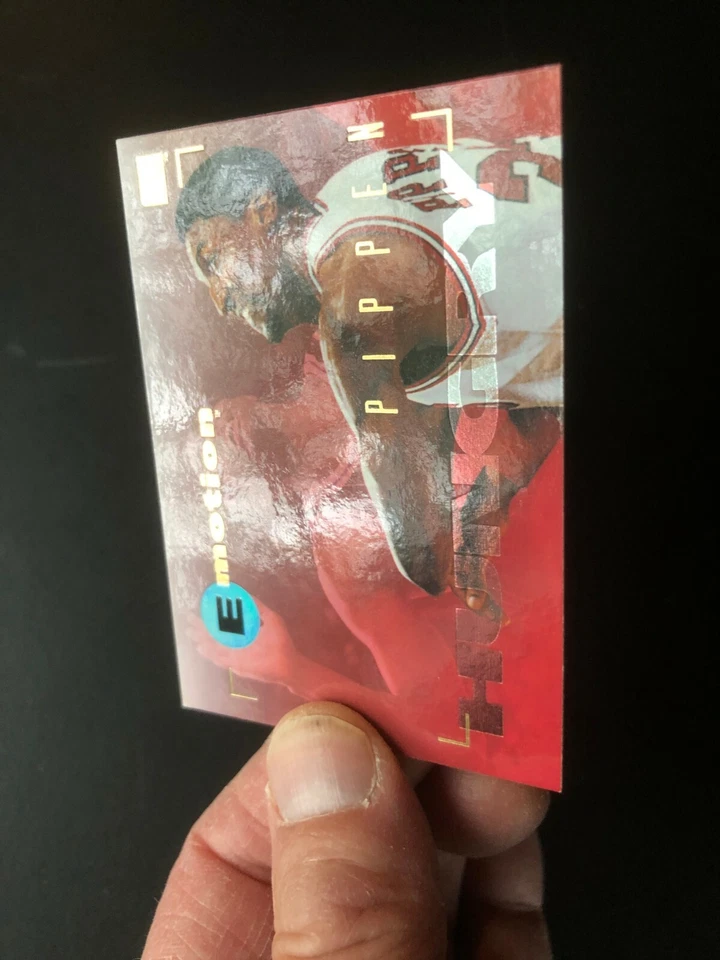 1995 SCOTTIE PIPPEN SkyBox # 13 Basketball Card. Made in USA - Image 2 of 4