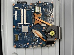 Samsung Motherboard mit i3 prozessor aus einem NP-R580