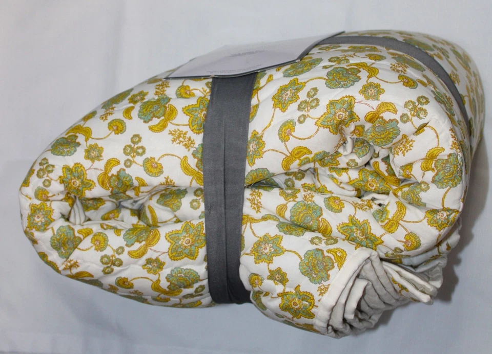 Threshold Pick Stitch Floral Quilt - Full/Queen 88 in x 92 in (NEW) - Image 2 of 2