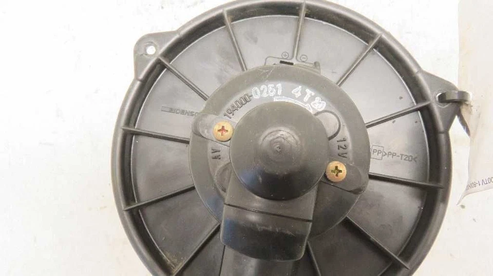 98-02 TOYOTA COROLLA 1.8L AC BLOWER MOTOR  - Image 3 of 4