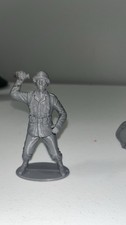 Plastic Infantry Toy Soldier Figure Throwing Grenade 4in