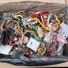14.068 lb Nicer Costume Jewelry Lot Necklaces Bracelets Beads Rhinestones Resale