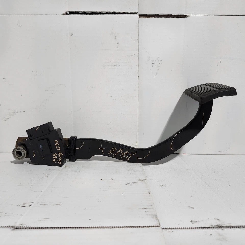 💥 1988-1994 Chevy GMC C K 1500 2500 Conjunto de pedal de freno OEM Foto 2 de 3