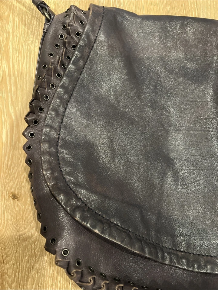Bolso Bandolera Bottega Veneta Púrpura Oscuro Bolso de Cuero Mediano/Grande. ¡Reducido $! Foto 2 de 4
