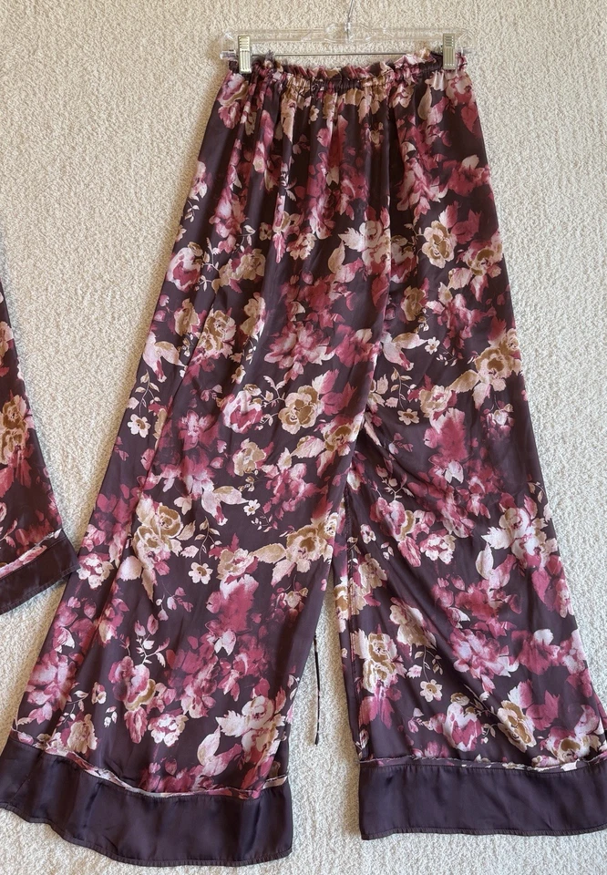 Pijama Free People íntimamente floral talla XS Foto 3 de 4