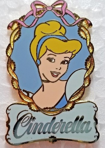 Prendedor retirado Princess Portrait Series Cenicienta** - Imagen 2 de 6