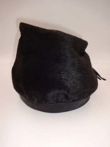 Sombrero de piel sintética negro vintage para mujer Schiaparelli Paris Helios Italia 20-3/4" x 7,5" - Imagen 7 de 12