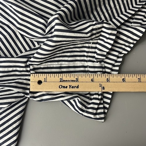 Michael Kors Women’s dress shorts Pinstripe With Pockets Size 2 blue & white - Picture 6 of 8