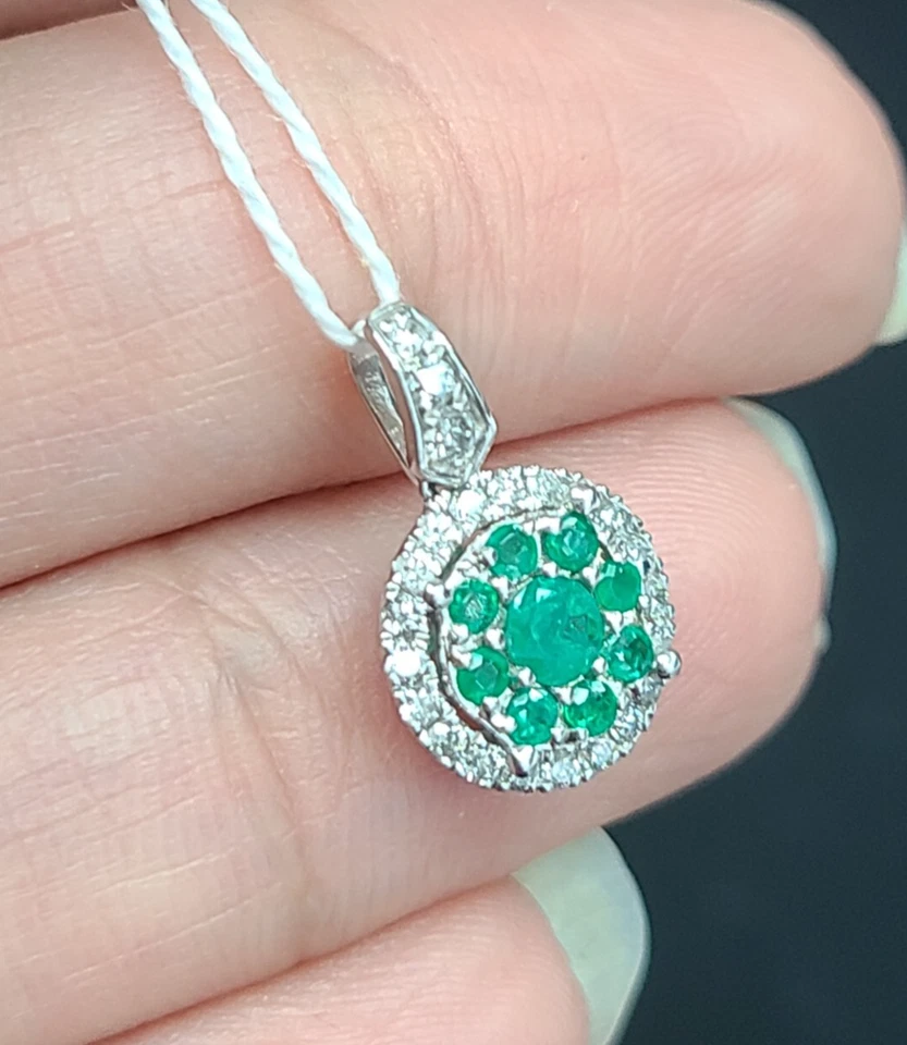 OFERTA! COLGANTE MUJER 0.55TCW 100% GENUINO ESMERALDA Y DIAMANTE EN ORO 14K Foto 3 de 4