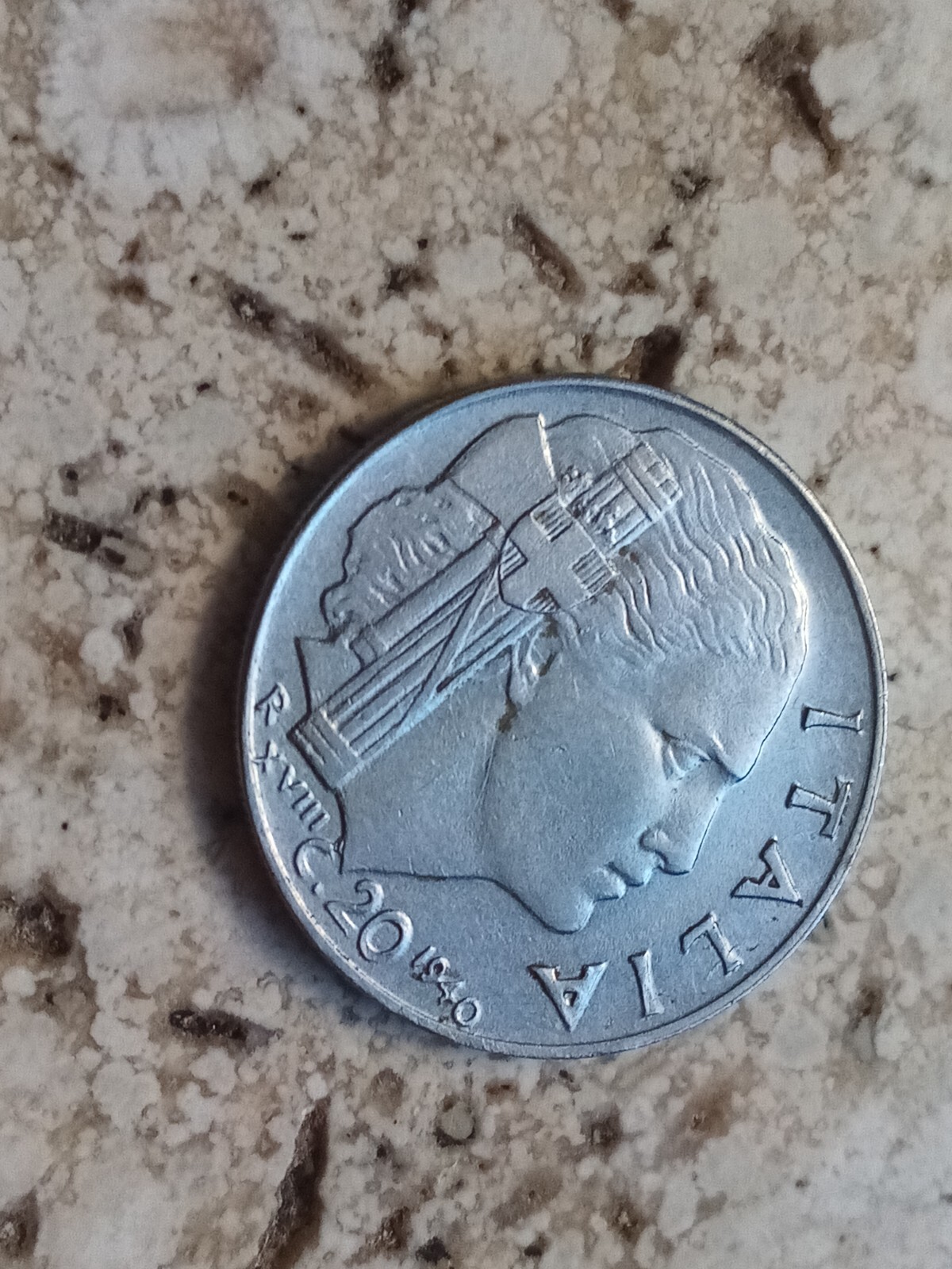 Foto 1 di 6