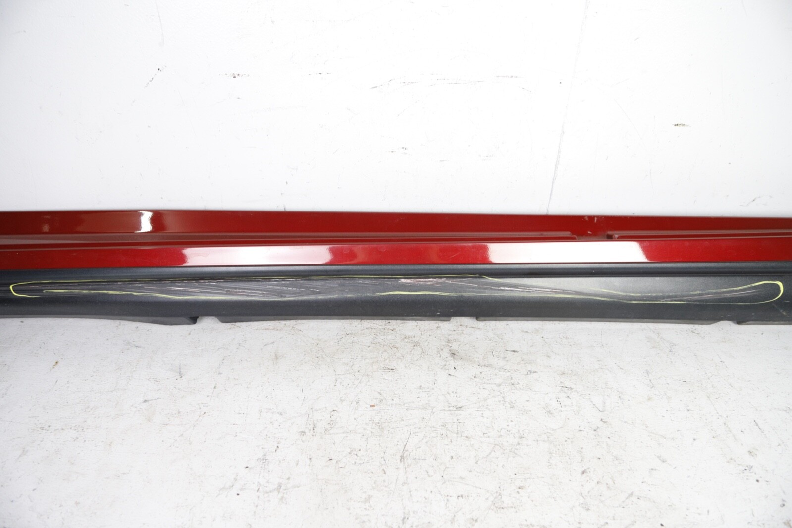 2014 - 2017 Maserati Ghibli M157 Driver Left Rocker Panel Side Skirt Red OEM