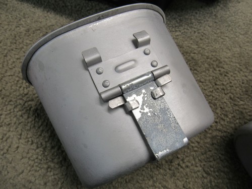 Coppa da mensa guerra di Corea USA M1942 B E CO (smalto Bellaire Co) 1953 datata - Foto 1 di 20