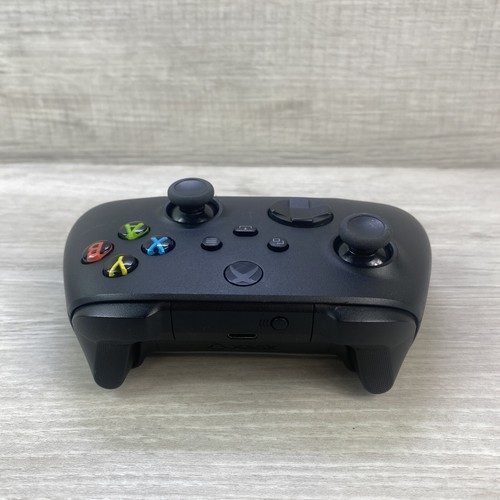 Controlador de juegos inalámbrico portátil negro Microsoft 1914 para Xbox One - Imagen 3 de 10