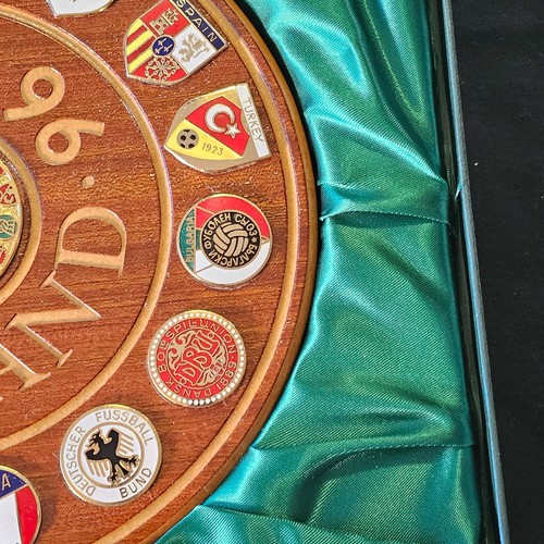 Commemorative Trophy 1996 Euros Souvenir Nation Badges NEW Collectable FREE POST - Picture 4 of 8