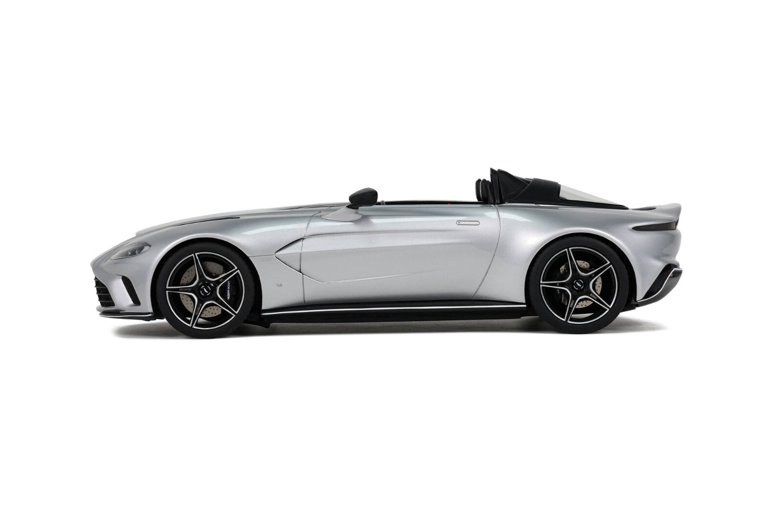 Aston Martin V12 Speedster 2020 NEU GT Spirit GT430 118 lim. Ed.