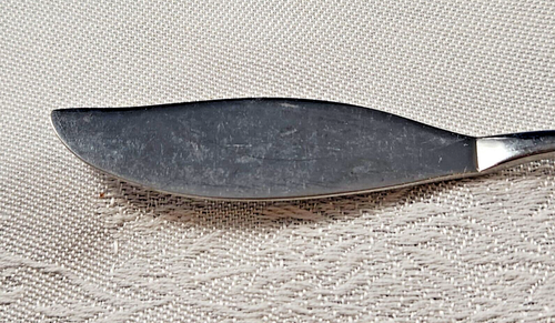 Butter Knife Oneidacraft Oneida LASTING ROSE Deluxe Stainless 6 ¾” - Picture 2 of 5