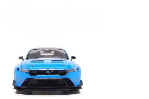 GT Spirit 1:18 Ford Mustang GTD in Grabber Blue Metallic (GT473) - Picture 5 of 13