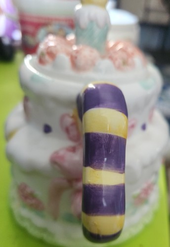 Heritage Mint Collectibles Tea Pot Strawberries Top Birthday Cake Design - Picture 4 of 5