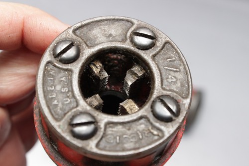 Ridgid pipe threaders 1/4in 1/2 in 1/8in with dies - Picture 6 of 17