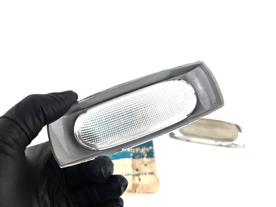 Cubierta de luz interior cromada Mercedes Benz W110 W120 Ponton 180A 219 220b NOS Foto 4 de 4