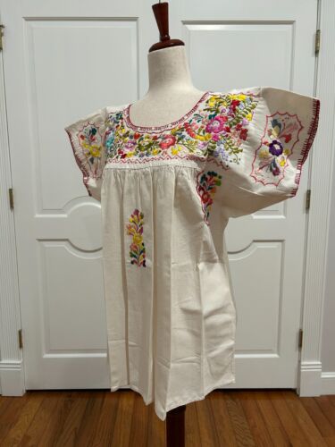 Sandra Blouse From San Antonino Oaxaca mexico. Artisan Top, Boho, short sleeve. - Picture 6 of 8