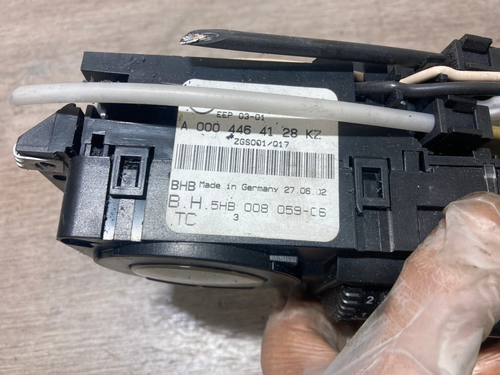 2002 MERCEDES V CLASS V220 HEATING CLIMATE CONTROL PANEL A0004464128 - Picture 8 of 8