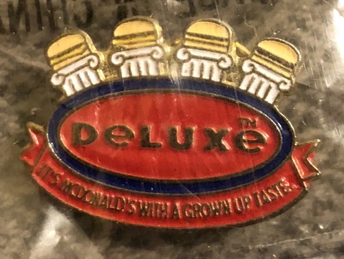 1996 McDonald's Neu in Verpackung Arch Deluxe Pin "McDonald's with a Grown Up Taste" VERSIEGELT - Bild 1 von 4