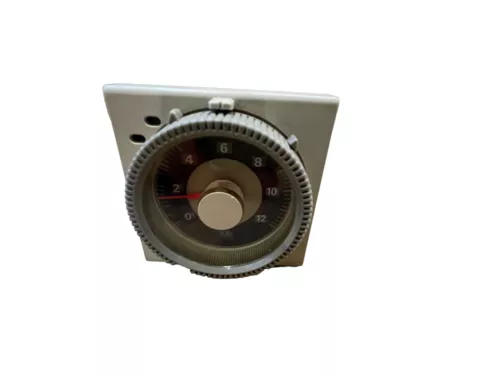 Omron H3CR-A8E Timer