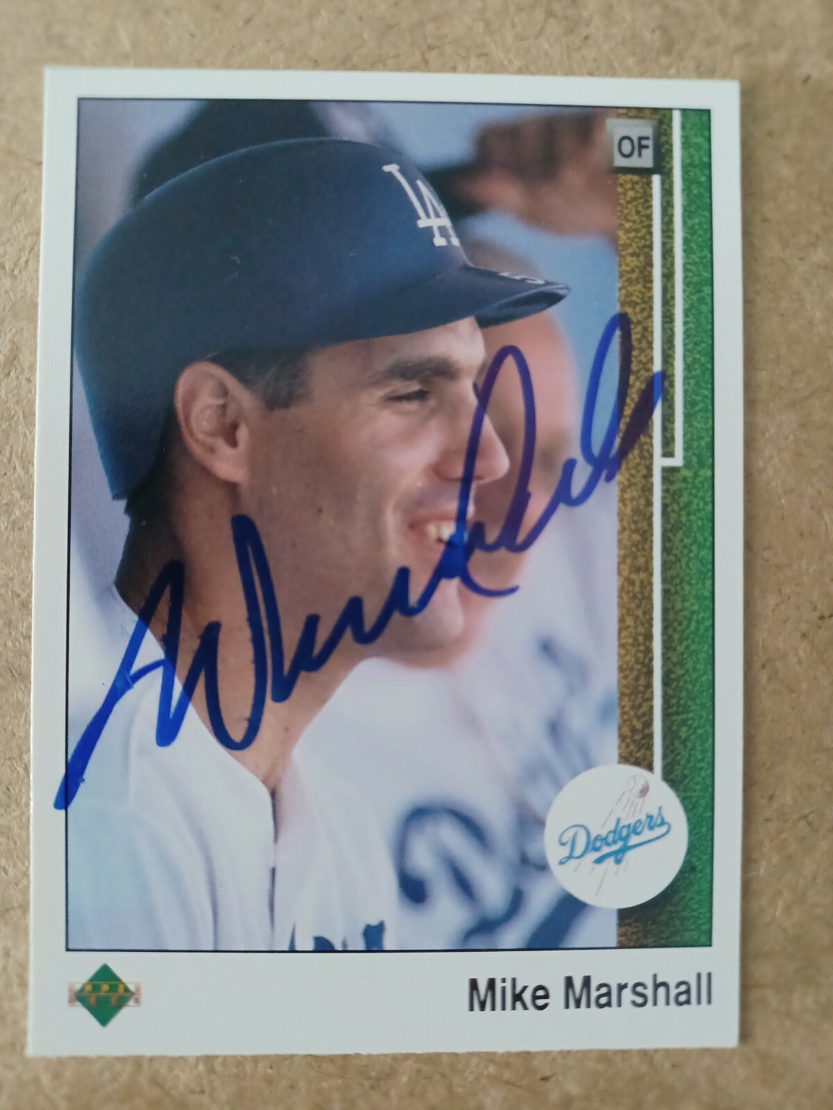 MIKE MARSHALL 1989 Upper Deck #70 autographed signed card DODGERS 89 UD Auto