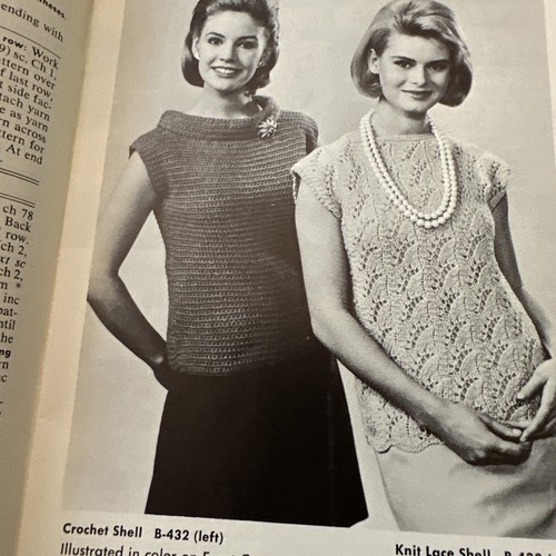 Coats & Clarks Book No 152 FASHION ACCESSORIES easy to Knit & Crochet Vintage - Picture 3 of 14