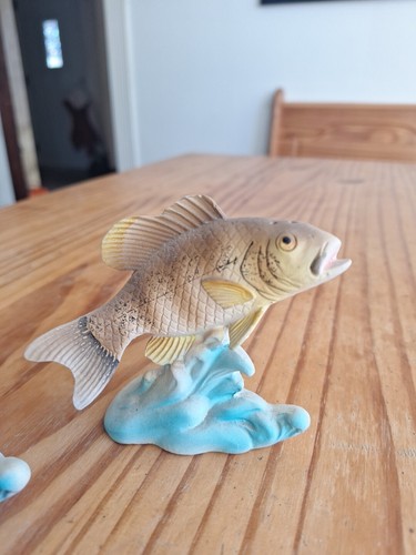 Vintage Enesco Japan Fish Salt Pepper Shaker Set Yellow Perch Pinkerel Ceramic - Picture 3 of 10