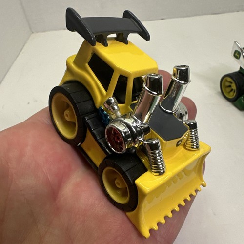 John Deere Tractor & Bulldozer with rubber tires & big motors “Diecast” - Picture 14 of 17